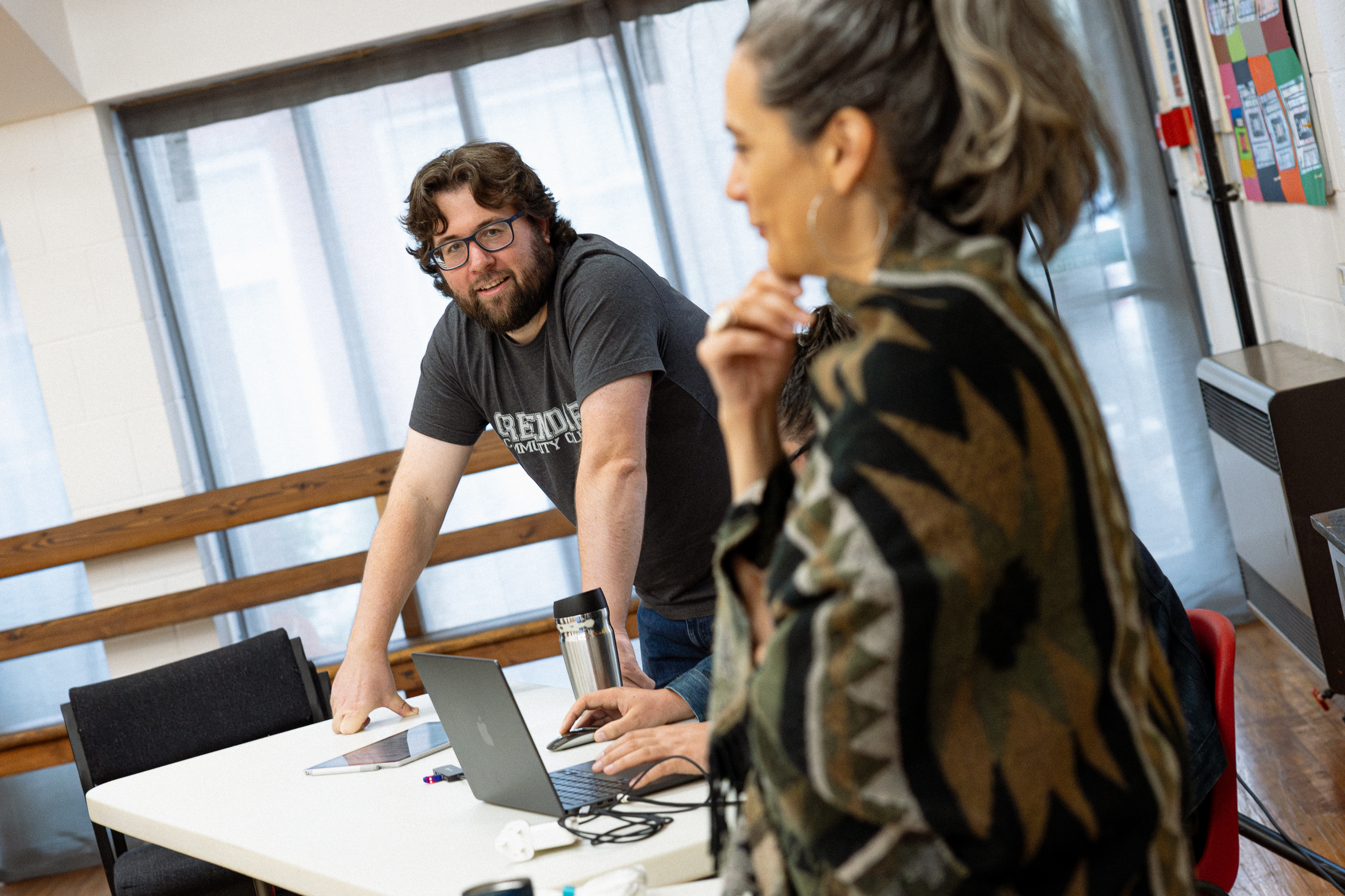 Emma Hill directing Opera Rave R&D, with Jonathan Drummond - répétiteur in the background